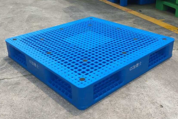 reversible plastic pallet